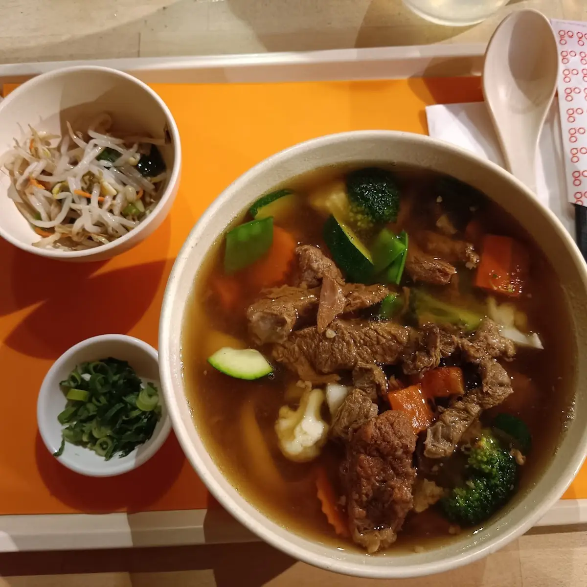牛肉刀削面